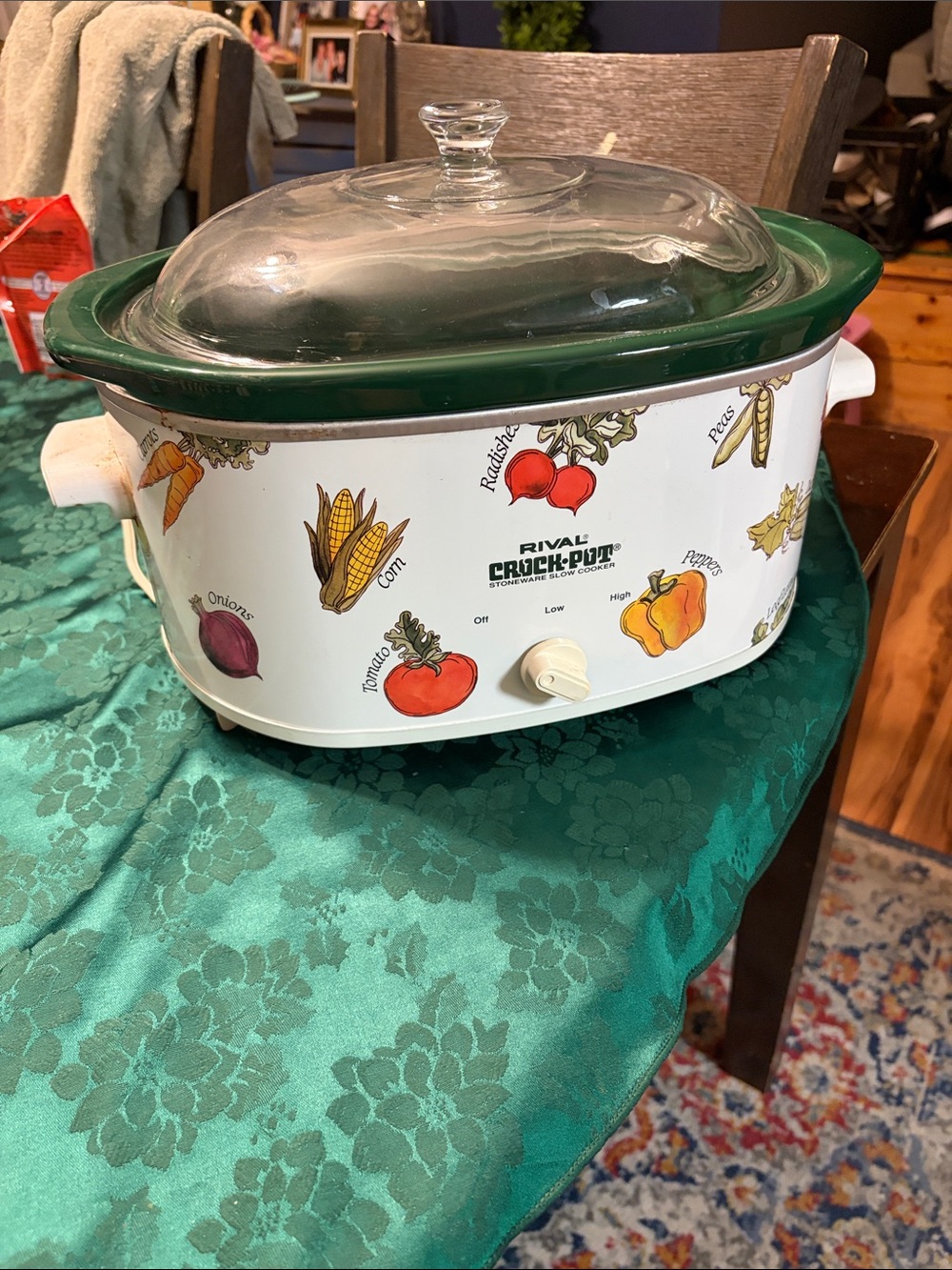 🍂 GO BACK IN TIME WITH ME… 🍂 vintage Crock-pot!!! Yummmmm soup time!! 🍁🍲☕️
